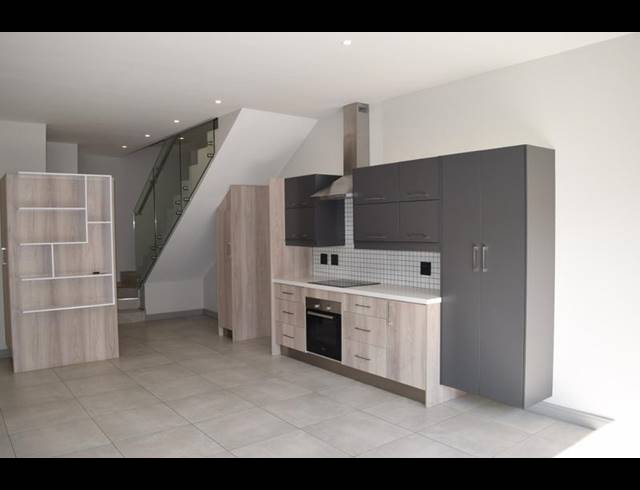 2 BEDROOM PROPERTY TO RENT IN MENLO PARK